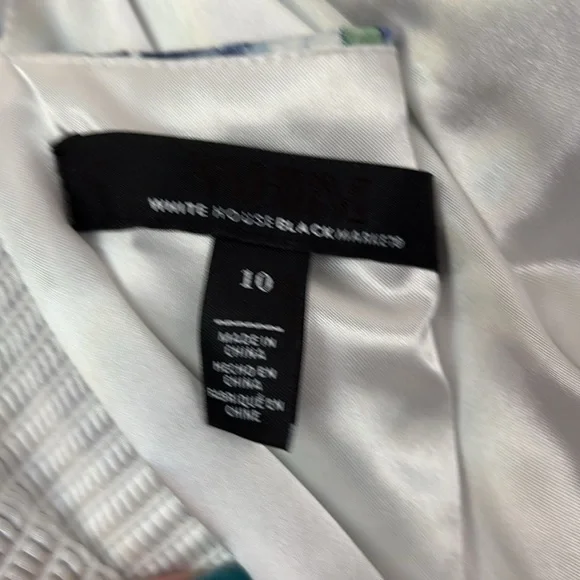 White House Black Market Smocked Floral Belted Dress Size 10 - Picture 8 of 9